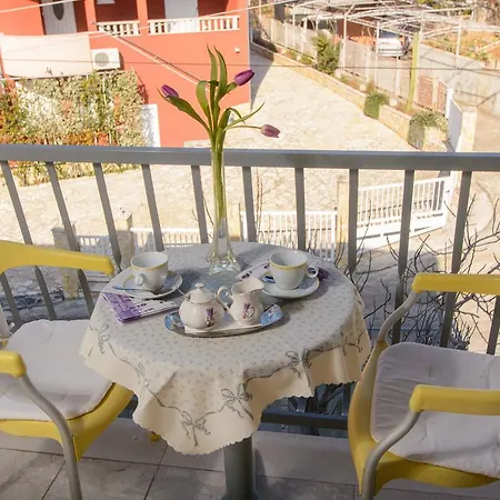 Dujmovic Apartment Trogir